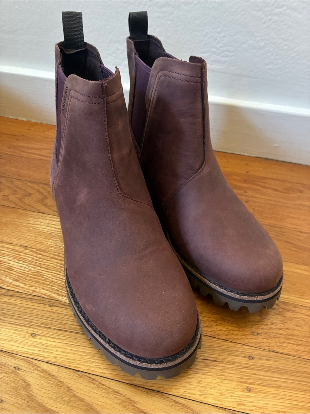 Chaco | Fields Chelsea Boots | 9.5*